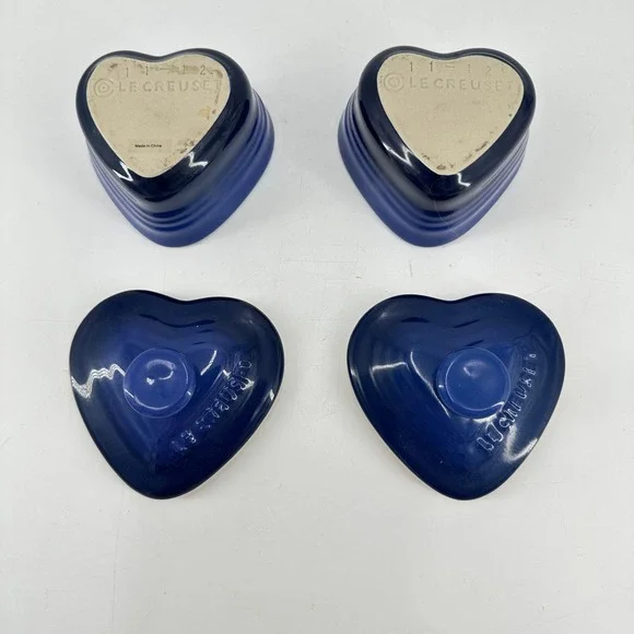 Le Creuset Cobalt Blue Heart Ramekin Set of 2 Stoneware Lidded Cocottes 11-12 - Picture 8 of 13